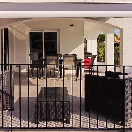 Villa 10P 5 Bedr Free Wifi Private Pool Airco Satv *